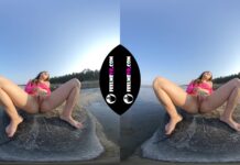 Gabby Bella Masturbates With 4Fingers On The Beach