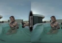 Hot Babe Melonie Rooftop Jacuzzi Dildo Masturbation