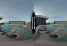 Hot Babe Melonie Rooftop Jacuzzi Dildo Masturbation